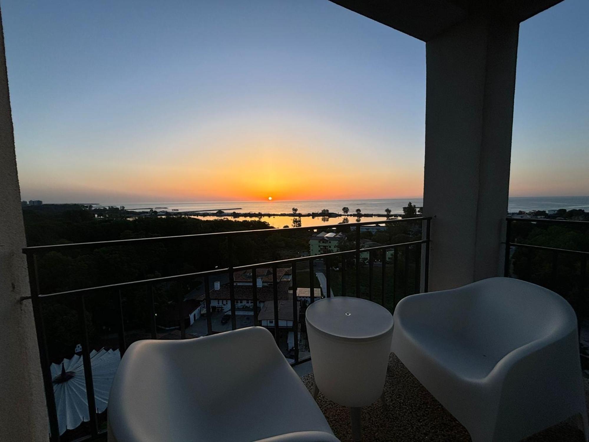 Апартаменти Donna Alba Seaview Penthouse, Casa Ta De Pe Plaja Нептун Екстер'єр фото